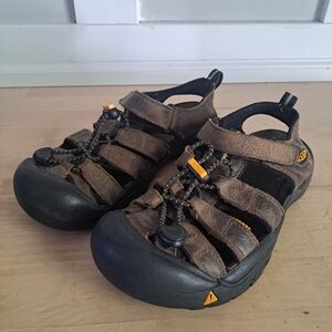 KEEN Brown Leather Waterproof Outdoor Sandals – Kids Size 3 (US) / EU 34